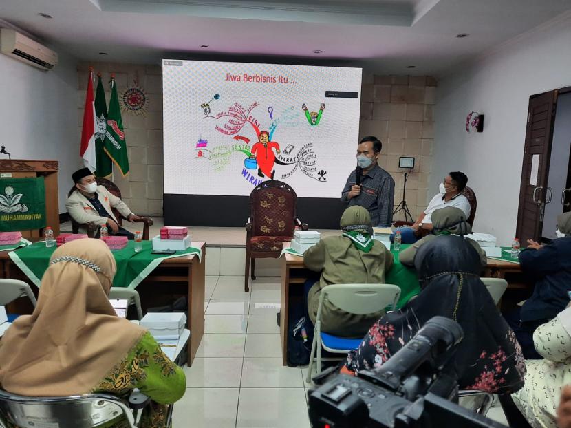 Pimpinan Wilayah Pemuda Muhammadiyah Bali menggelar Seminar Nasional Gerakan Revolusi Mental, Sabtu (2/1O).