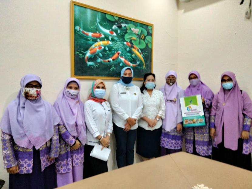 Pimpinan Wilayah Persaudaraan Muslimah (PW Salimah) Sulawesi Selatan melakukan kunjungan serta audiensi ke Badan Pengawas Obat dan Makanan (BPOM) Wilayah Sulsel, Rabu (3/2)
