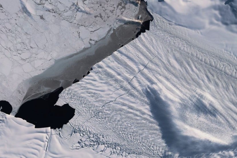 Pine Island Glacier, salah satu gletser di Antartika yang telah runtuh, 