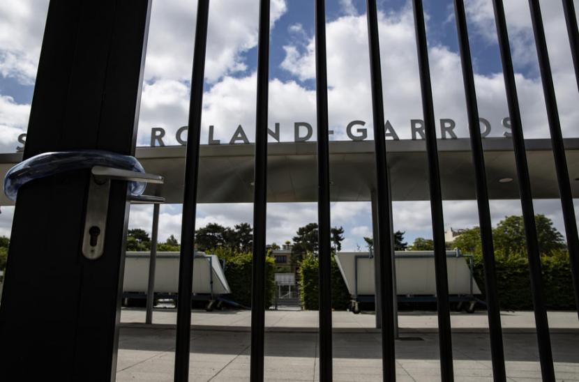Pintu gerbang kompleks Roland Garros, tempat digelarnya turnamen tenis Grand Slam French Open. French Open 2020 direncakan bisa dihadiri penonton secara terbatas.
