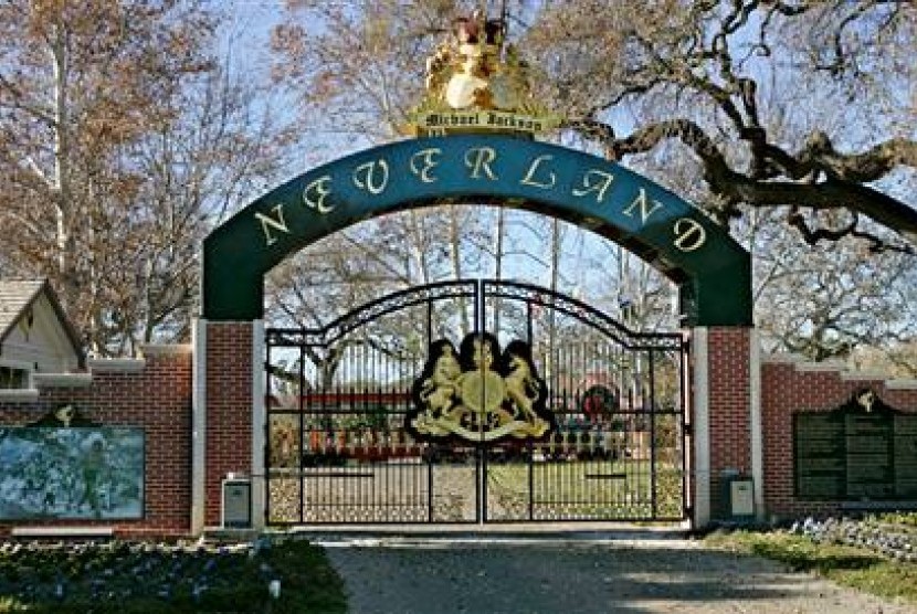 Pintu gerbang Neverland yang merupakan kediaman mewah milik almarhum Michael Jackson