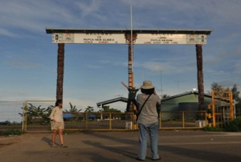 Pintu gerbang perbatasan PNG di Skow, Distrik Muara Tami, Jayapura, Papua.
