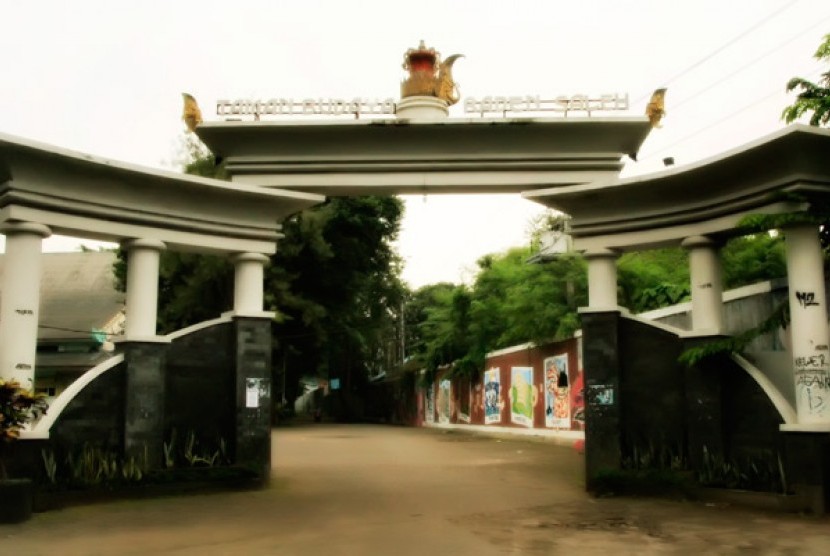 pintu gerbang Taman Budaya Raden Saleh Semarang