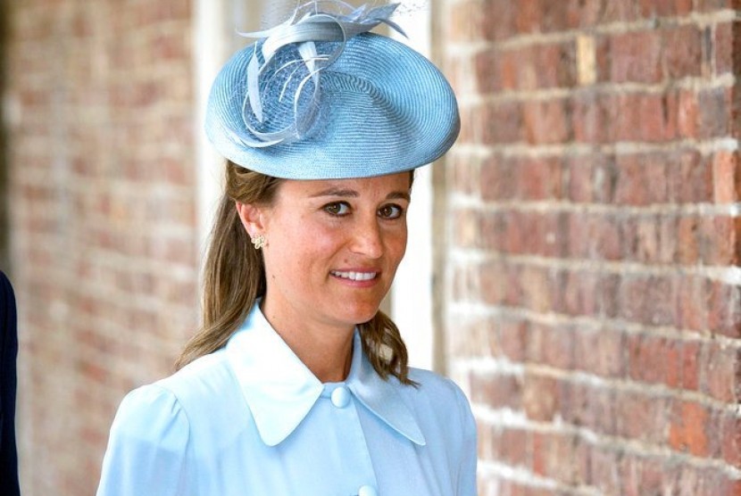Pippa Middleton, adik Kate Middleton, kedapatan asyik memakai otopet bersama anaknya sepanjang tahun lalu.