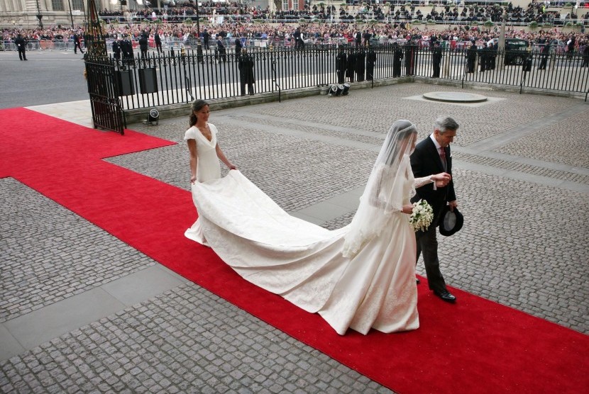 Pippa Middleton saat menjadi pendamping di pernikahan kakaknya Kate Middleton.