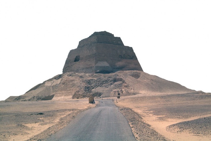 Piramida Meidum Mesir