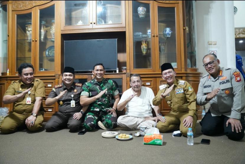 Pj Bupati Bekasi Dani Ramdan dan Fokopimda melakukan kunjungan ke Watimpres RI Habib Muhammad Lutfi Bin Yahya.