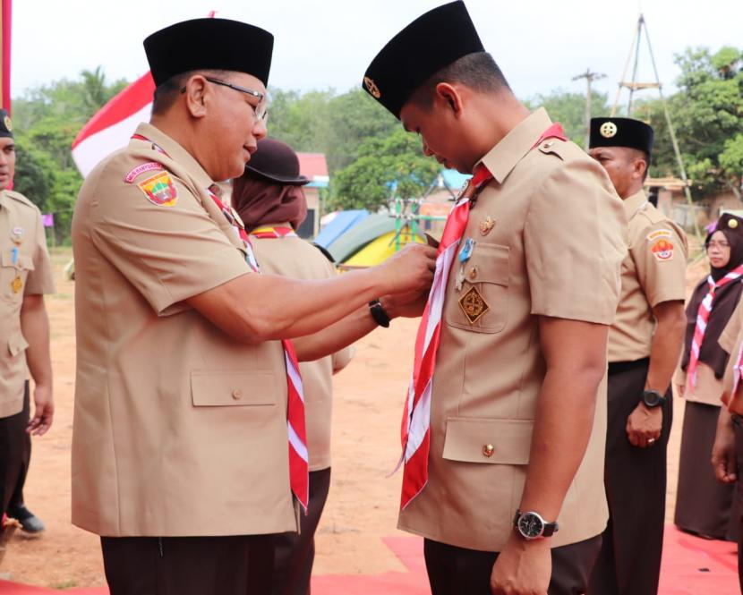 Pj Sekda Muba Musni Wijaya sekaligus Ketua Kwartir Cabang Gerakan Pramuka Kabupaten Muba melantik Pengurus Majelis Pembimbing Ranting dan Pengurus Dewan Kerja Ranting Gerakan Pramuka Kecamatan Keluang masa bakti 2022-2025.