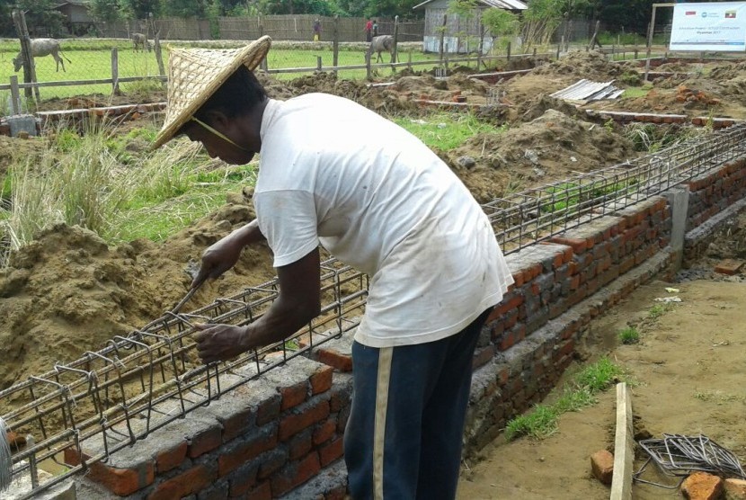 PKPU-HI membangun kembali sekolah untuk anak-anak pengungsi Rohingya.
