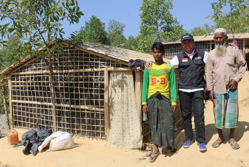 PKPU HI memberikan bantuan hunian berupa shelter untuk pengungsi Rohingya.