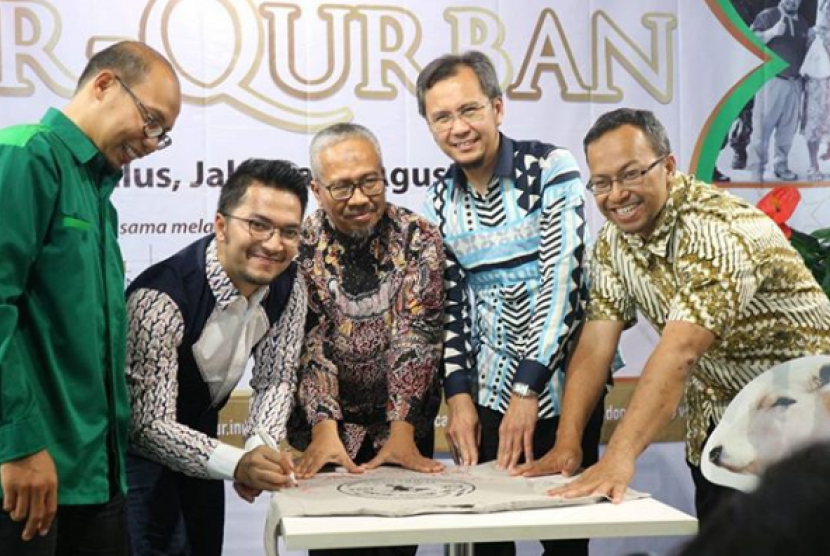 PKPU Human Initiative kembali menjalin kerjasama dengan PT. Trans Retail Indonesia (Transmart) memaksimalkan Program Sebar Qurban Nusantara (SQN) 2017. 