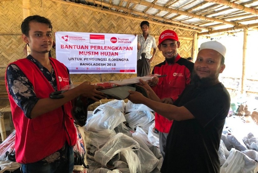 PKPU Human Initiative pada tanggal 24 Juli lalu telah melakukan distribusi perlengkapan musim hujan kepada 672 keluarga pengungsi di kamp pengungsian Balukhali-2, Ukhiya, Cox’s Bazaar, Bangladesh. 
