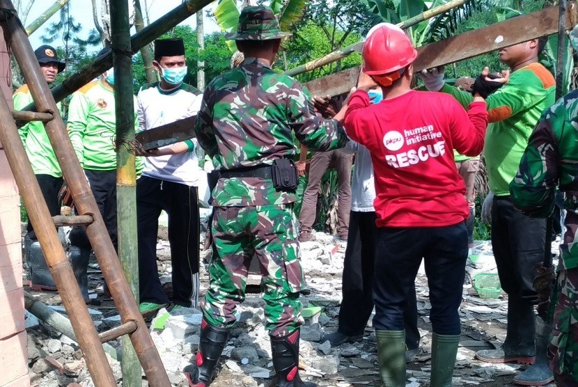 PKPU Human Initiative terjunkan tim rescue menyelamatkan korban gempa Banjarnegara