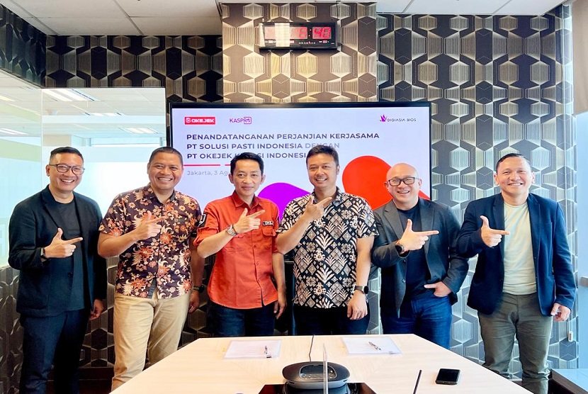 Platform layanan uang elektronik, KasPro, mengumumkan kolaborasinya dengan OkeJek, penyedia layanan transportasi daring di Indonesia. Adapun kerja sama ini bertujuan untuk memberikan kenyamanan dalam pembayaran dan akses keuangan bagi masyarakat.