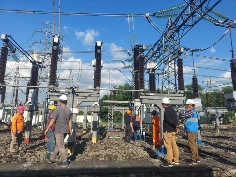 PLN berhasil melakukan pemberian tegangan pertama (energize) Uprating Gardu Induk (GI) 150 kV Wonosari 1 Jalur Jaringan (Line Bay) arah Pedan 1 dengan kapasitas trafo terpasang sebesar 3x60 MVA. 