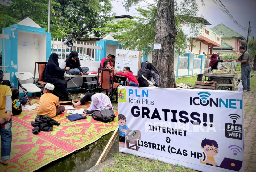 PLN Icon Plus berikan bantuan kepada penyintas bencana alam di Aceh.