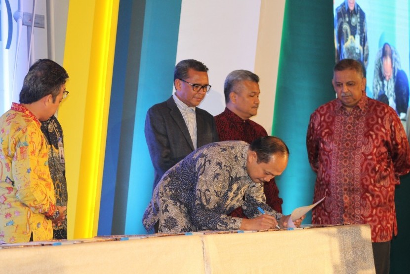 PLN menandatangani perjanjian transaksi listrik dengan 13 investor yang berinvestasi di Sulawesi, salah satunya, PT Ceria Nugraha Indotama (Cerindo).