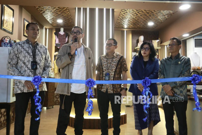 PLN menghadirkan Power UMK Hub, Staf Khusus Menteri BUMN Arya Sinulingga menyatakan Power UMK Hub berperan mengembangkan pasar UMKM.