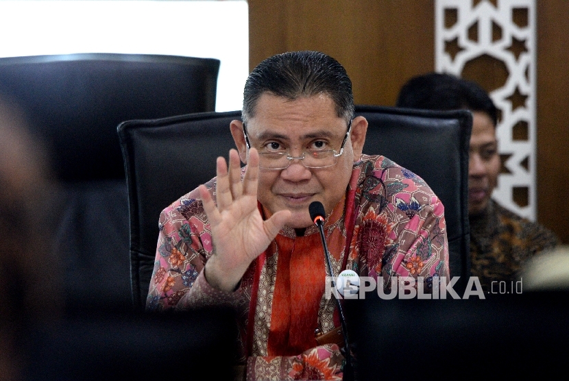 Plt. Direktur Utama BNI Syariah, Abdullah Firman Wibowo memberikan paparan Kinerja Trwulan ke-3 BNI Syariah di Jakarta, Kamis (19/10). 