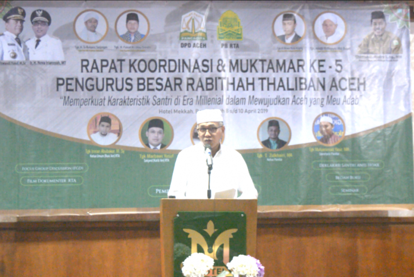  Plt. Gubernur Aceh Ir. Nova Iriansyah, MT mengajak Rabithah Thaliban Aceh (RTA) untuk mensosialisasikan syari’at Islam 