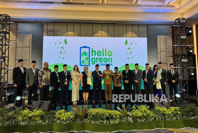 Plt Gubernur Bengkulu Rosjonsyah bersama tim Hello Green Nusantara dan Bengkulu Mandiri luncurkan industri hijau.