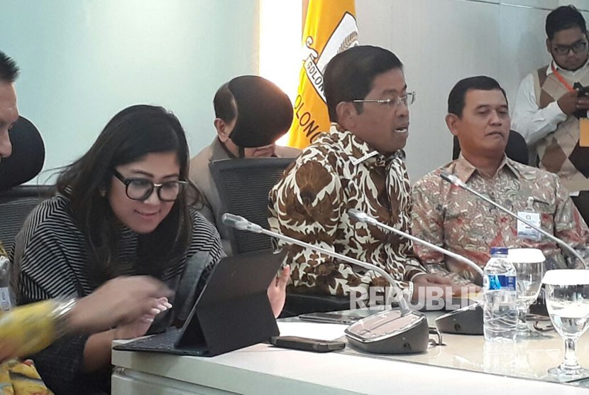 Plt Idrus Marham menyampaikan dukungan terhadap pencalonan Panglima TNI, Marsekal Hadi Tjahjanto, Selasa (5/12) di Komplek Parlemen Senayan.