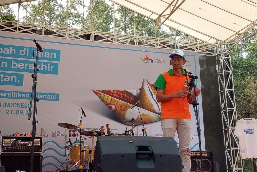 Plt Kepala Dinas Lingkungan Hidup DKI Jakarta, Yusiono Anwar saat memberi sambutan di acara dalam acara Hari Bersih Indonesia di Taman Honda, Tebet, Jakarta Selatan.