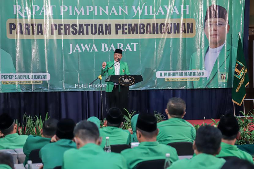 Plt Ketua Umum Partai Persatuan Pembangun (PPP) Muhamad Mardiono membuka kegiatan Rapat Pimpinan Wilayah (Rapimwil) Jawa Barat, di Bandung, Rabu (1/5/2024).