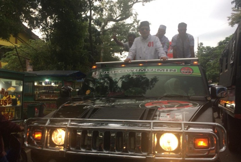 Plt Ketua Umum PPP Suharso Monoarfa saat melakukan kampanye terbuka di Kota Tasikmalaya, Jumat (12/4).