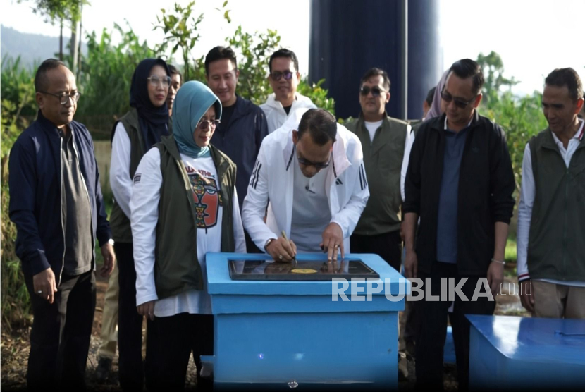 Plt. Sekretaris Jenderal Kementan, Ali Jamil saat meninjau KPS Manoko, Bandung, Jumat (26/9/25).