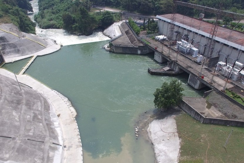 Pembangkit Listrik Tenaga Air (PLTA) Rajamandala berkapasitas 47 megawatt (MW) yang berlokasi di Cianjur, Jawa Barat, merupakan komitmen PT Perusahaan Listrik Negara (PLN) (Persero) dalam mengoptimalkan penggunaan energi baru terbarukan (EBT). 