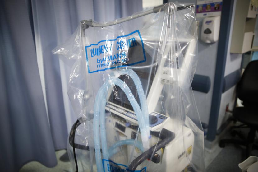 Ventilator. Seorang pasien Covid-19 di Inggris sembuh setelah mengalami koma dan memakai ventilator selama 50 hari.