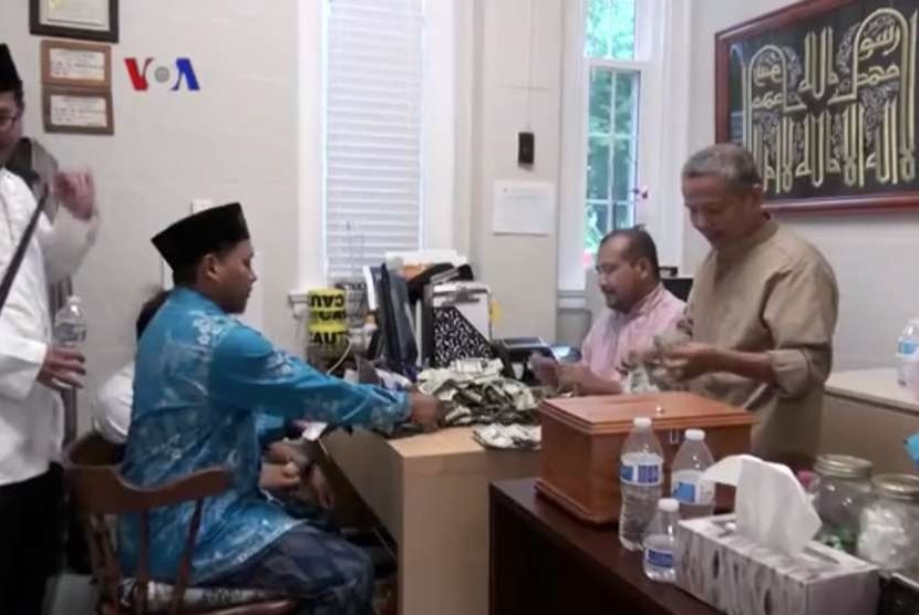 Panitia zakat dan kurban komunitas Muslim Indonesia di Maryland, AS