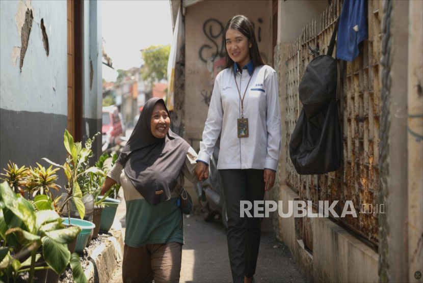 PNM menghadirkan layanan inklusif berkelanjutan, salah satunya dengan menghadirkan fitur disabilty friendly pada laman resminya, pnm.co.id.