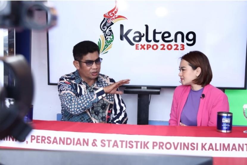 Podcast digelar di stand Kalteng Expo Diskominfosantik Provinsi Kalteng di area Temanggung Tilung, Palangka Raya, Sabtu (20/5/2023).