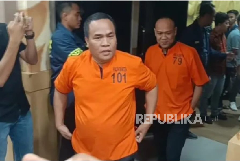 Polda Banten menangkap tiga tersangka kasus pemalakan proyek PT China Chengda Engineering.