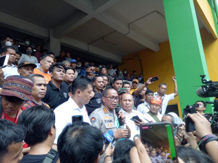 Polda Metro Jaya melakukan sidak terkait melonjaknya harga masker di Pasar Pramuka, Jakarta Timur, Rabu (4/3)