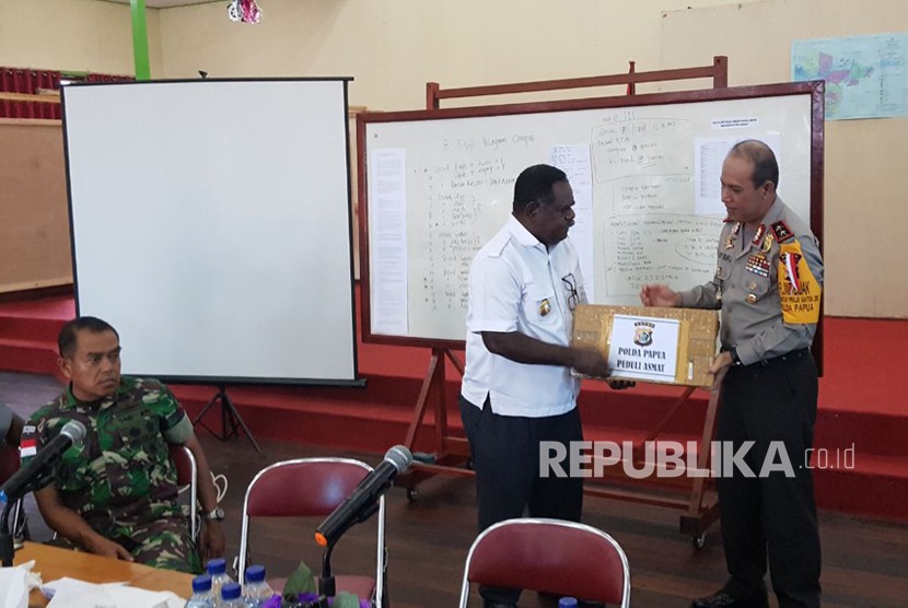 Polda Papua menyalurkan bantuan untuk korban  wabah Campak dan Gizi Buruk. Kemenkes berjanji untuk mengatasi lonjakan kasus campak di Papua.