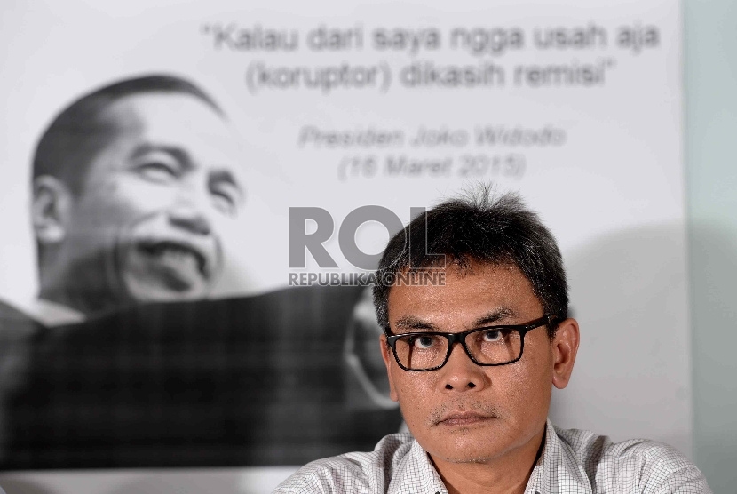Polemik Remisi Koruptor. Plt Pimpinan KPK Johan Budi saat menghadiri acara diskusi di ICW, Jakarta, Selasa (24/3). 