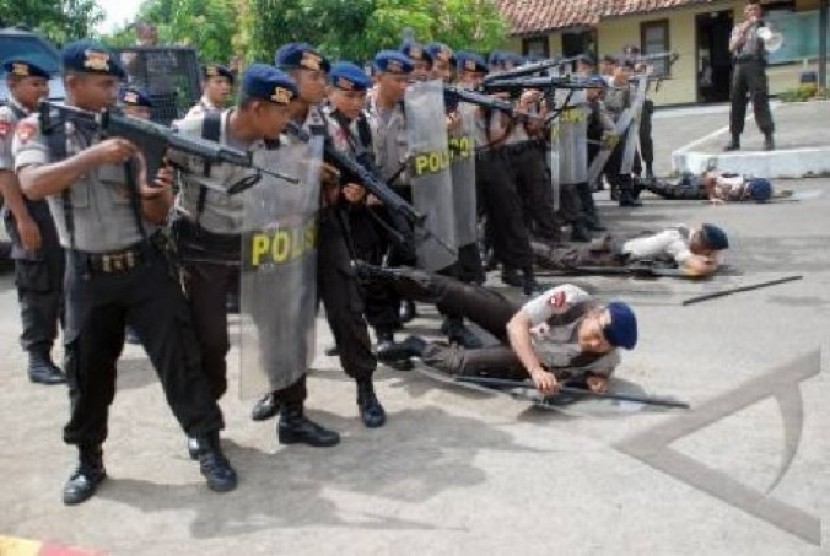 Polisi akan tembak di tempat para perampok