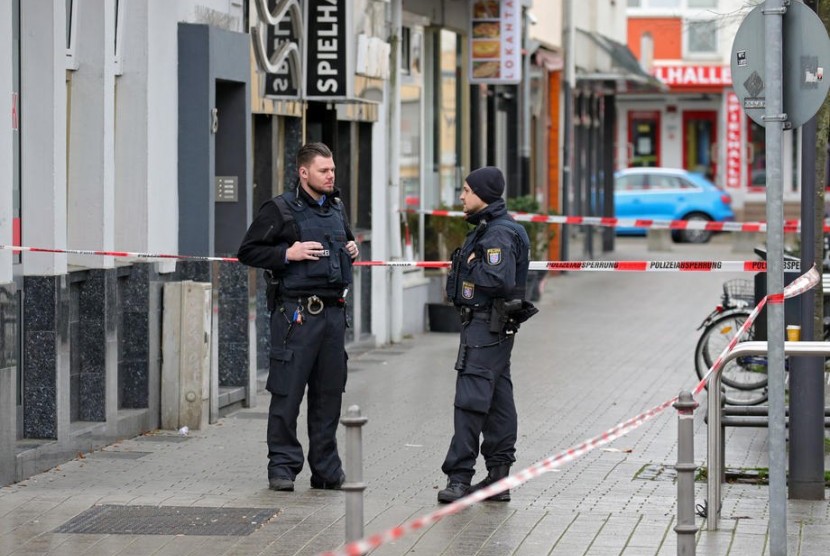 Polisi berada di lokasi penembakan di Jerman
