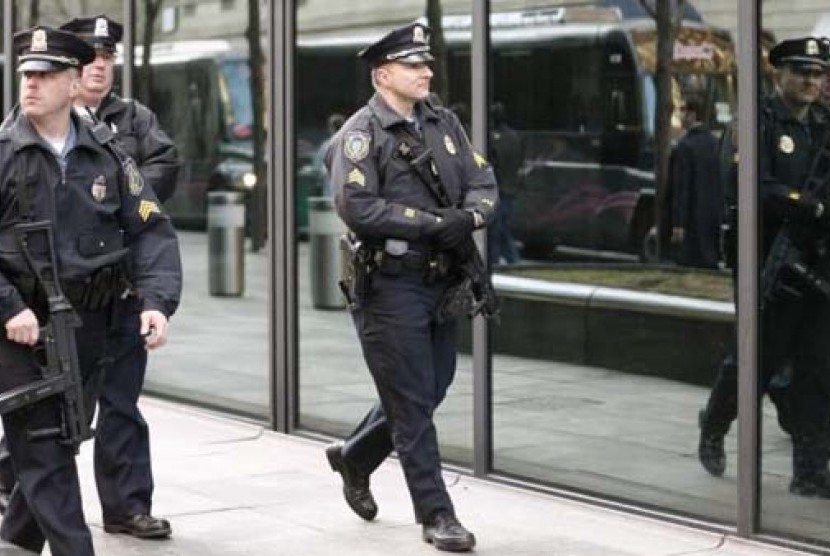Polisi Boston berjaga-jaga