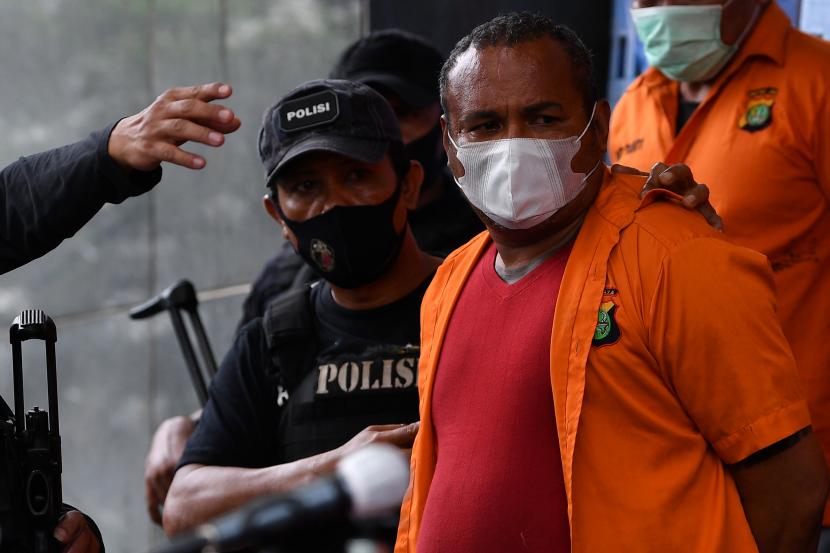 John Kei. Pada Senin (6/7), Polisi memulai gelaran rekonstruksi terkait kasus penyerangan dan pengerusakan yang dilakukan kelompok John Kei terhadap kelompok Nus Kei di PT Adyawinsa Group, Kelapa Gading, Jakarta Utara.