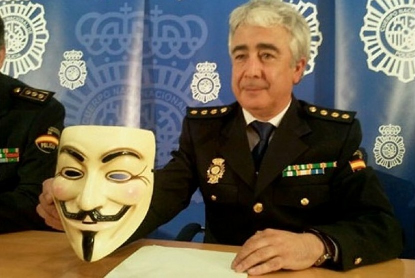 Polisi mengumumkan telah menangkap anggota Anonymous