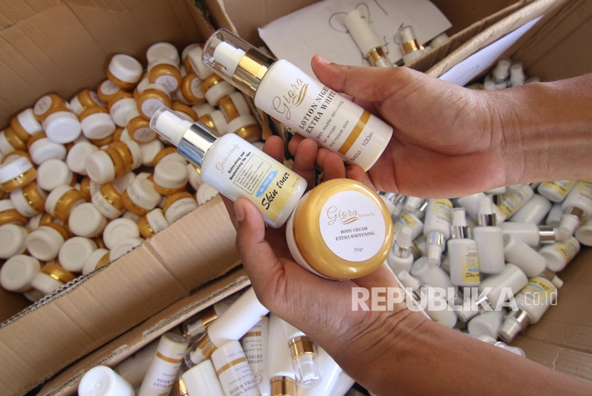 Kosmetik ilegal (Ilustrasi). BBPOM Sumatra Barat menyerukan agar masyarakat tak membeli produk kosmetik yang menjanjikan dapat memutihkan kulit secara instan. 