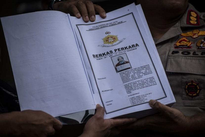 Police have completed revision on Ratna Sarumpaet's case file. The file was shown to the reporters at Jakarta Metro Police Headquarters, Thursday (Jan 10).