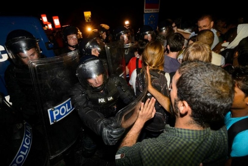 Polisi Slovenia bentrok dengan migran di wilayah perbatasan