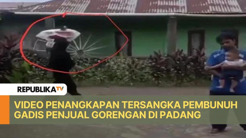 Tangkapan layar video Nia Kurnia Sari, penjual gorengan yang meninggal akibat diperkosa. Ayah almarhumah Nia dikabarkan keberatan atas sikap penyanyi Minang Misramolai yang syuting di makam putrinya.