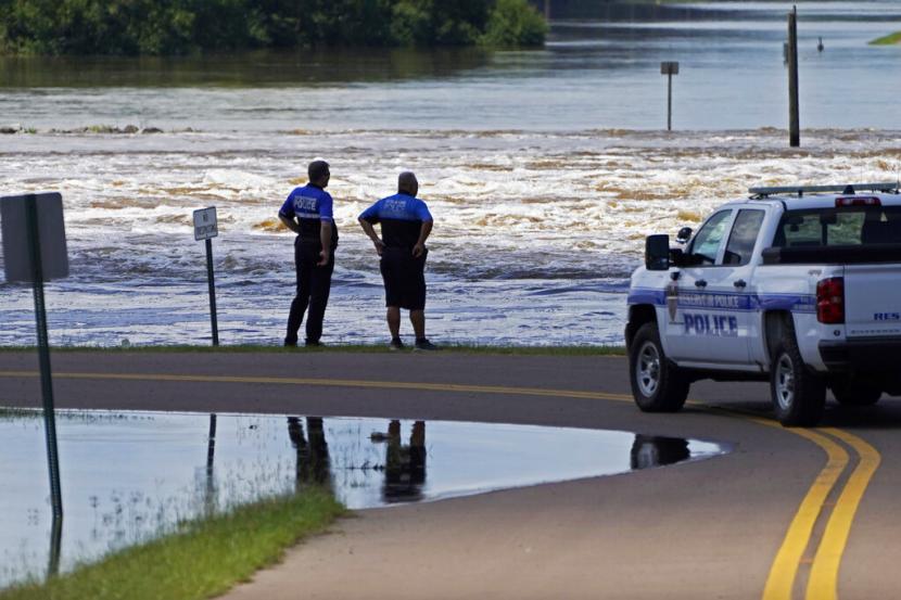 Kekeringan parah sudah membuat turunnya permukaan air Sungai Mississipi. Hal ini membuat warga AS kemungkinan akan alami krisis air minum.