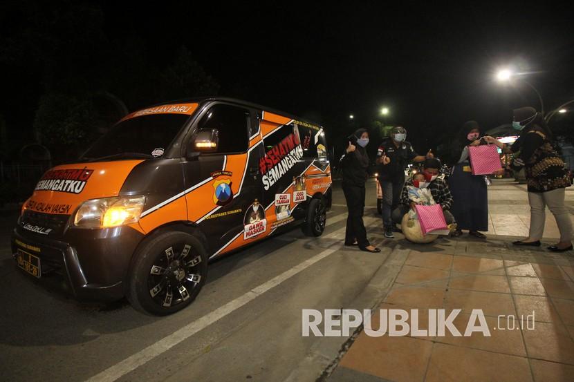 Polrestabes Surabaya Kerahkan Mobil Masker Keliling (ilustrasi).